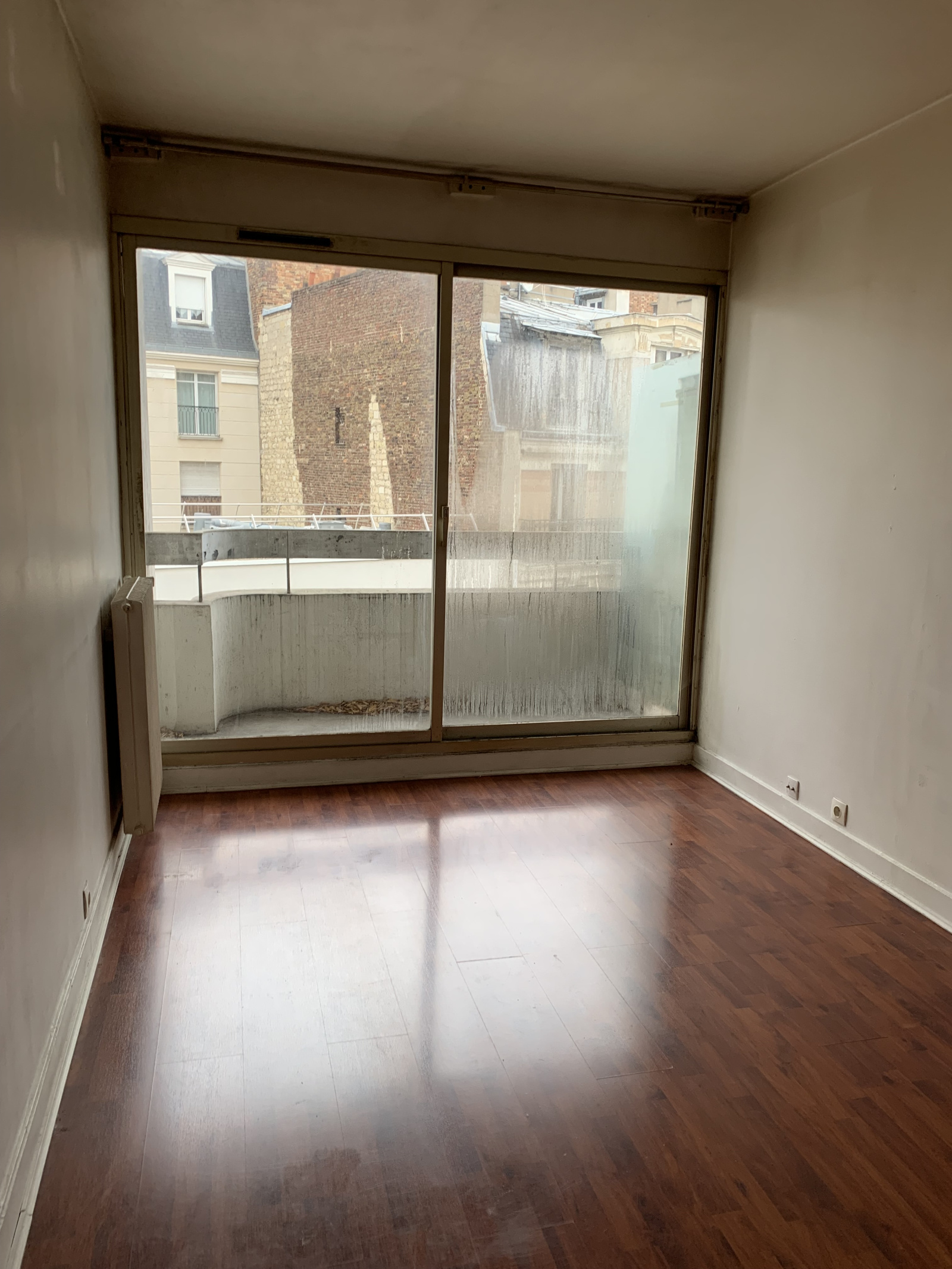 Image_1, Studio, Paris, ref :5DAN5P4